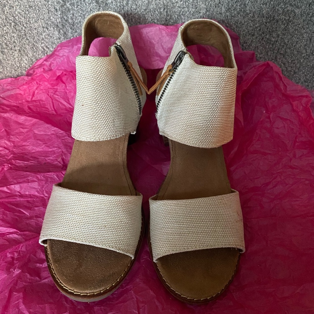 TOMS women shoes, size 10
